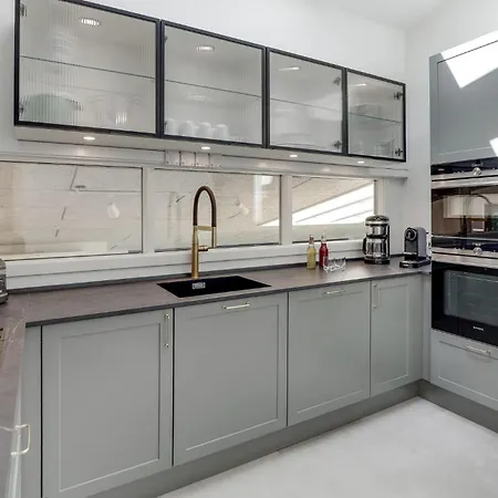 Stunning In With Wifi Holiday home