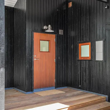 In With Sauna *